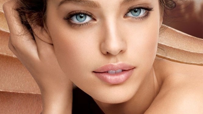 Dolgun Kaşların Sırrı Microblading