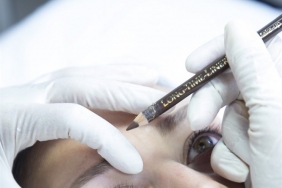 Eyeliner Kontur ile Kalıcı Eyeliner