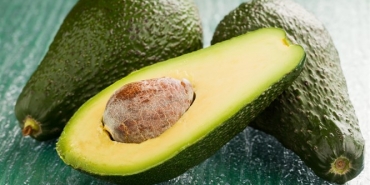 Nemlendiren Avokado Cilt Bakım Maskesi