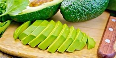 Avokadolu Yüz Maskesi Nasıl Hazırlanır?