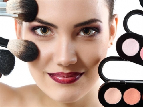 Gözleri İri Gösteren Makyaj