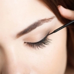 Göz Şeklinize Göre Eyeliner Makyajı