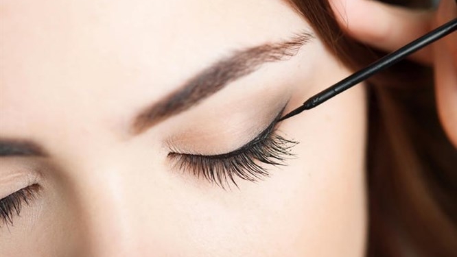Göz Şeklinize Göre Eyeliner Makyajı