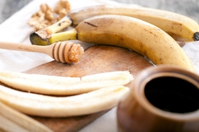 Saç Uzatmak ve Nemlendirmek için Muz Maskesi