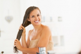 2 Malzeme ile Kuru Saçlarınızı Nemlendirin