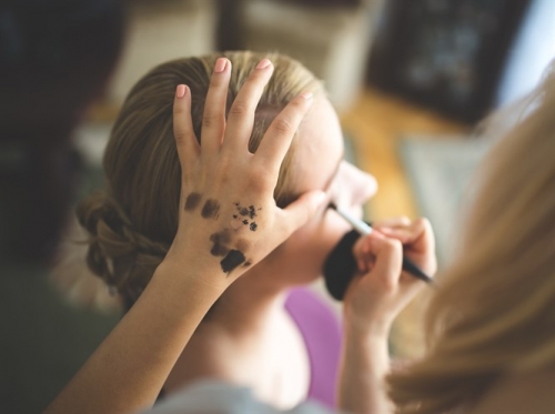 Neden Çoğu Kadın Makyaj Bağımlısıdır?