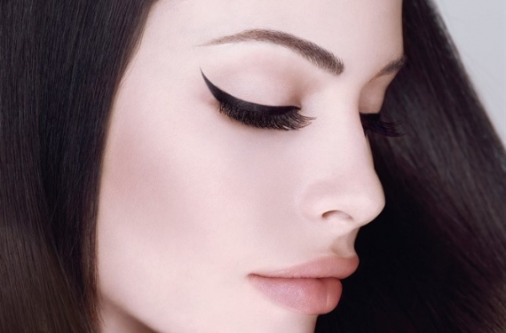 Kalıcı Eyeliner Kontür ile Makyajlı Uyanın