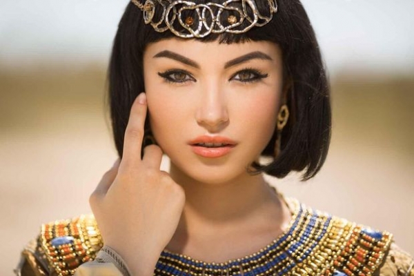 Eski Mısırlı Kadınların Makyaj ve Moda Trendleri Nasıldı