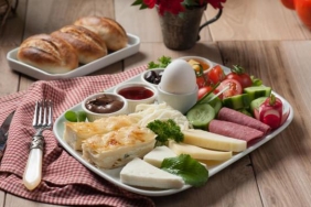 kahvaltida_bulunmasi_gereken_besinler_1535457804_3682