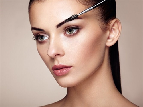 Kaş Vitamini Sayesinde Kaşlarınız Canlansın