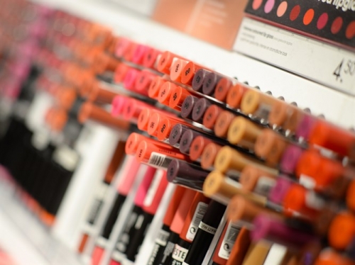 Kalıcı Olmasını İstediğiniz Makyaj Malzemelerin Zararları Neler