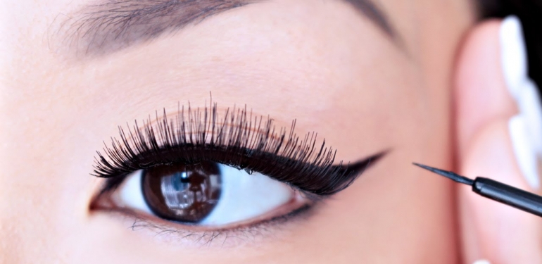 Eyeliner Nasıl Çekilir? Kolay Eyeliner Çekme Yöntemi
