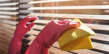 Eziyet gibi geliyor ama çok kolay! Stor perde temizliği için tüyolar