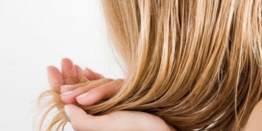 Bu hataya düşerseniz saçınız mahvoluyor! Saç yıkama sıklığıyla ilgili bilmeniz gerekenler