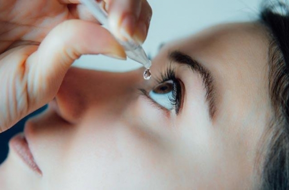 Göz Kuruluğuna Ne İyi Gelir ve Nasıl Geçer? Göz Kuruluğu Neden Olur? Evde Göz Kuruluğuna İyi Gelen Bitkisel Çözümler ve Doğal Yöntemler