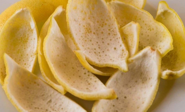Limon kabuğunun faydaları nelerdir? Limonu kabuğuyla beraber yerseniz...