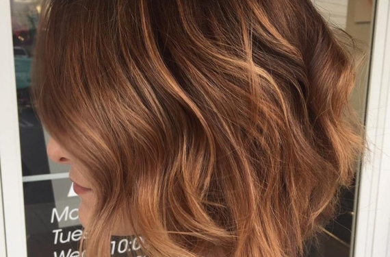7-reddish-brown-wavy-bob-with-highlights